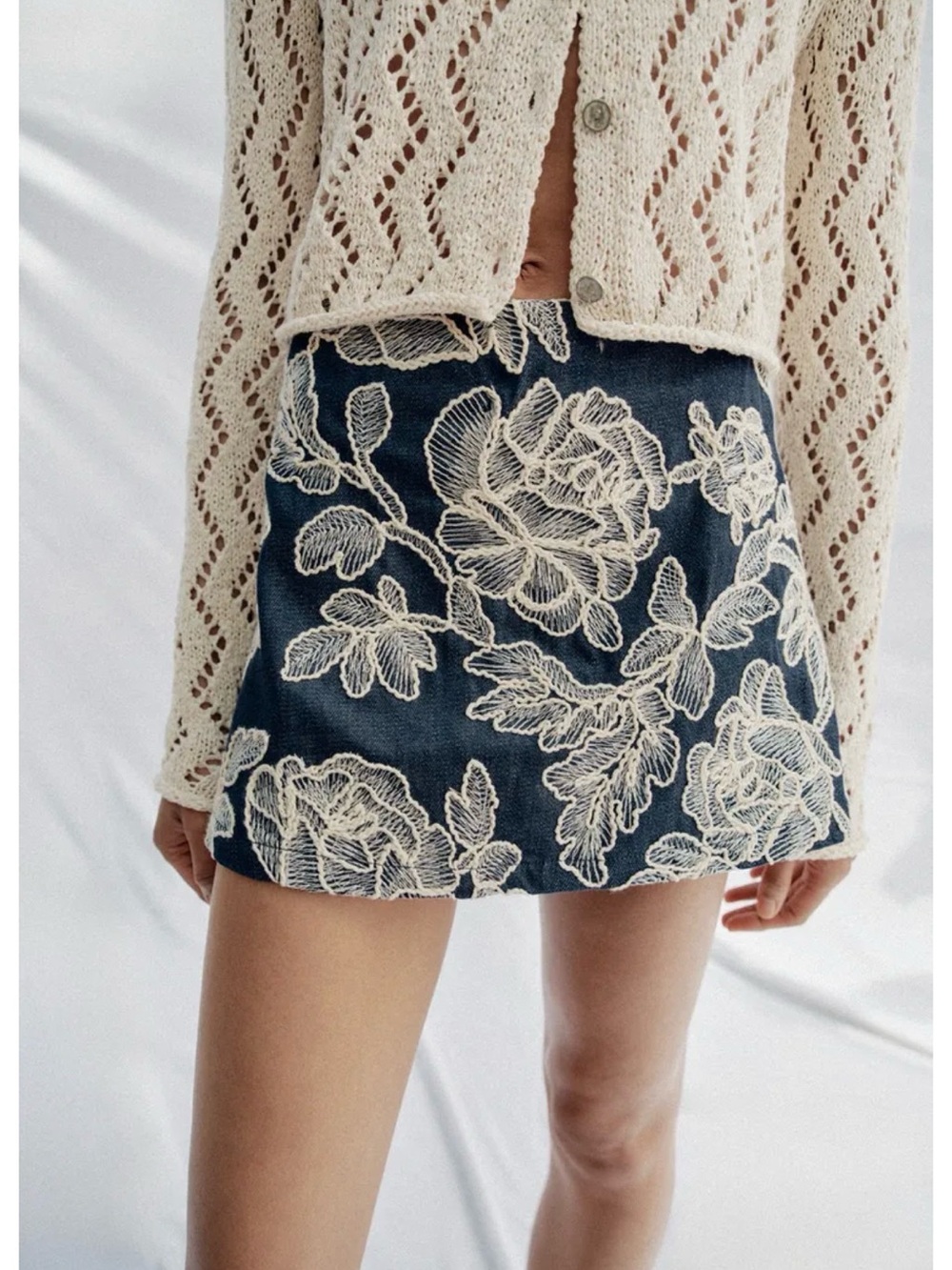 Zara Embroidered Skort Medium Navy Blue White Paisley Embroidery High Rise NWT